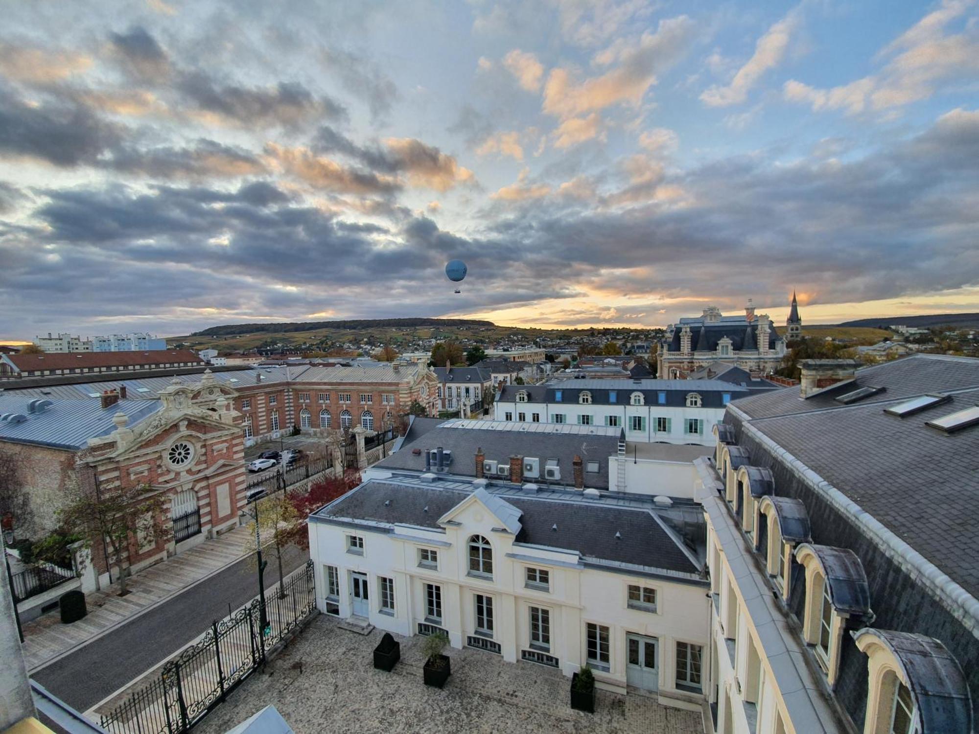 L'Epopee Panoramique - Parking - Avenue De Champagne - Epernay Apartment Bilik gambar