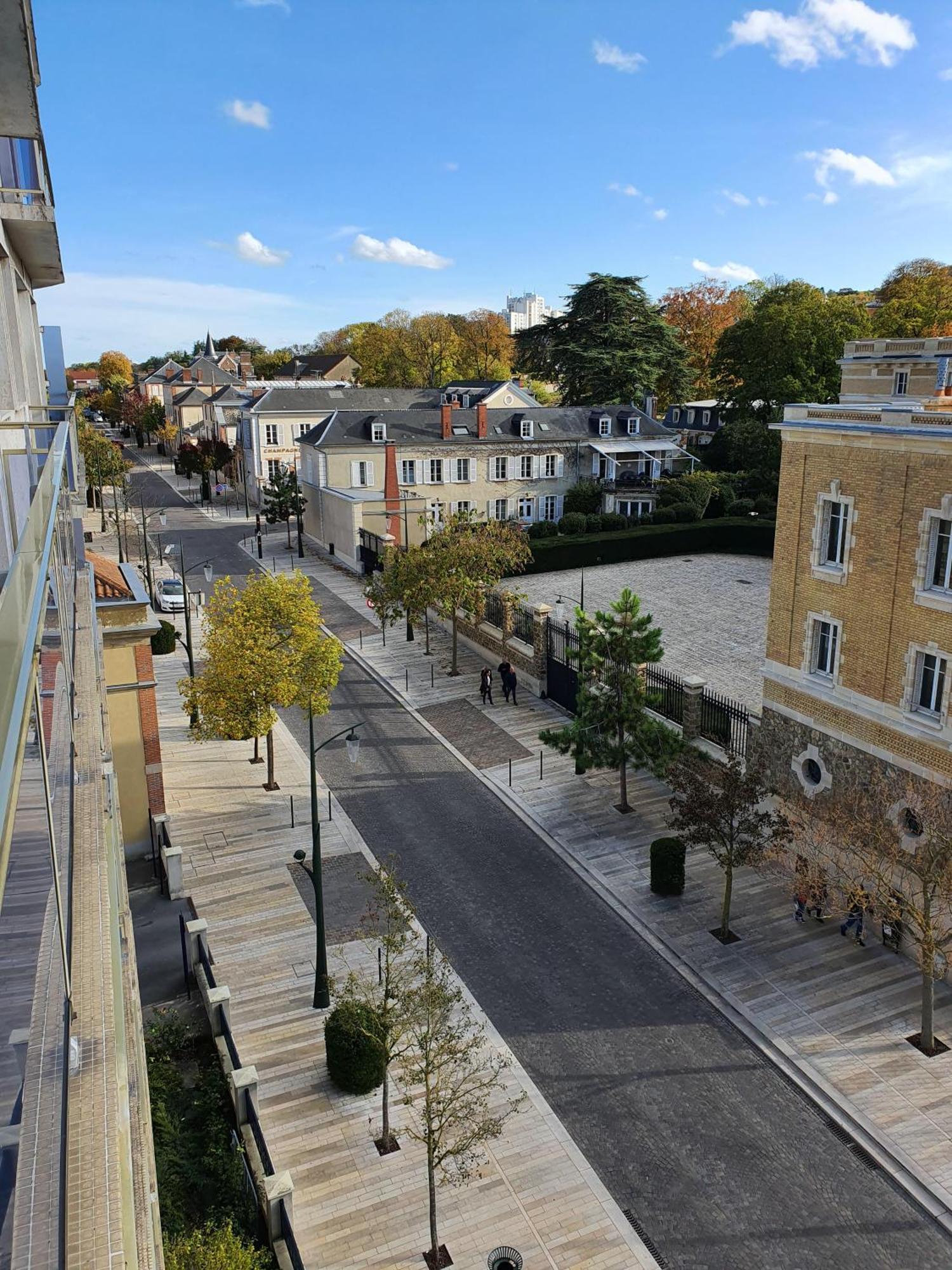 L'Epopee Panoramique - Parking - Avenue De Champagne - Epernay Apartment Bilik gambar